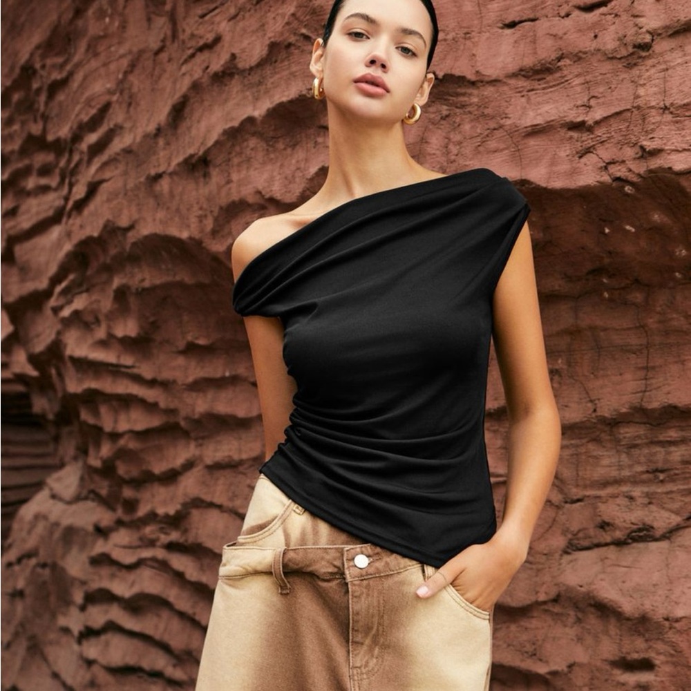 Commense - Asymmetrical Knotted One Shoulder Top in Black